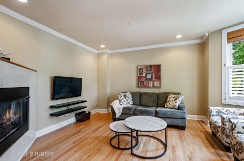 4613 Claremont Ave, Chicago, IL 60625-2014