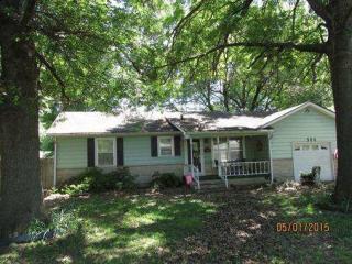 304 10th St, Pryor, OK 74361-6811