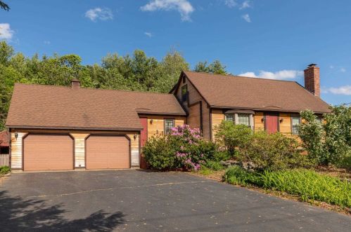 94 Back River Rd, Dover, NH 03820-4411