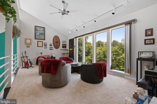 884 Salisbury Ct, Lancaster PA  17601-4481 exterior