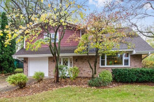 529 Ridgeland Ave, Bull Valley, IL 60098-3860