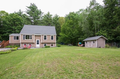 37 Middle Rd, Deerfield, NH 03037-1611