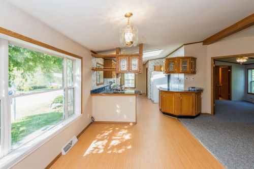 40 Great Brook Dr, Belmont, NH 03220-4403