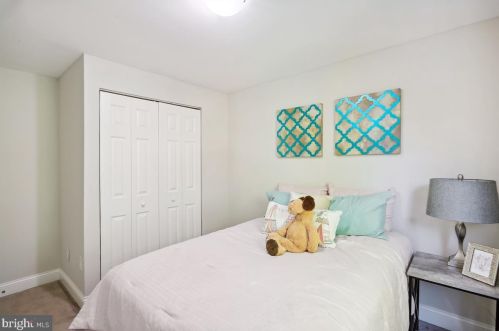 5 London Brg Ct, Silver Spring MD 20906-5713 exterior