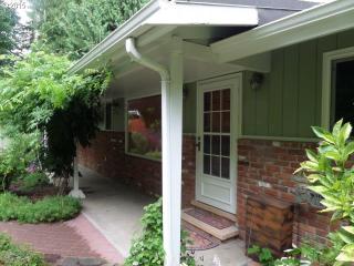 41929 Deerhorn Rd, Springfield, OR 97478-9596
