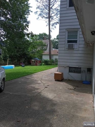 101 Madison Ave, Dumont, NJ 07628-2419