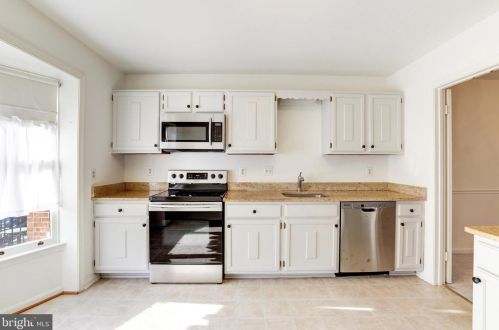 7722 Bristol Sq Ct, Springfield VA  22153-3120 exterior