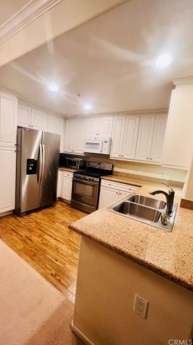 2223 Watermarke Pl, Irvine CA  92612-7686 exterior