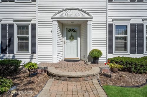 1477 Farington Ct, Naperville, IL 60563-2218