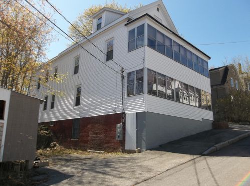 63 Pike St, Biddeford, ME 04005-2744