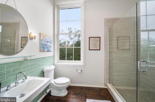 313 3 St, Philadelphia PA 19106-1245 exterior