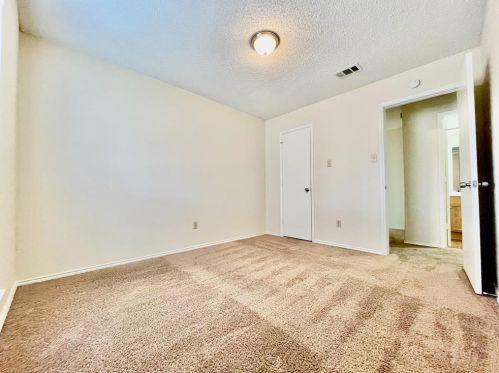 7208 Rdg Rd, Fort Worth TX  76133-7726 exterior