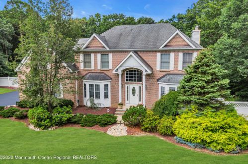 45 Savannah Rd, Jackson Twp, NJ 08527-3771