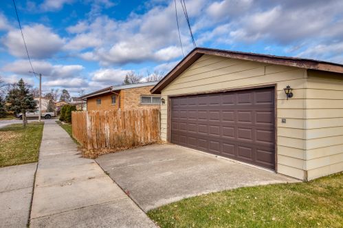 8457 North Ter, Niles IL  60714-2369 exterior