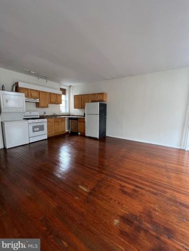 721 Bainbridge St, Philadelphia, PA 19147-2006