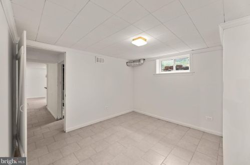 821 Bonifant St, Silver Spring MD 20910-5530 exterior