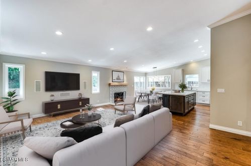 968 Ashford St, Simi Valley, CA 93065-5004