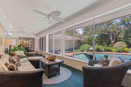 6127 Dilbeck Ln, Dallas TX  75240-5350 exterior