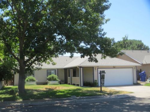 482 Villa Woods Dr, Turlock, CA 95380-6052