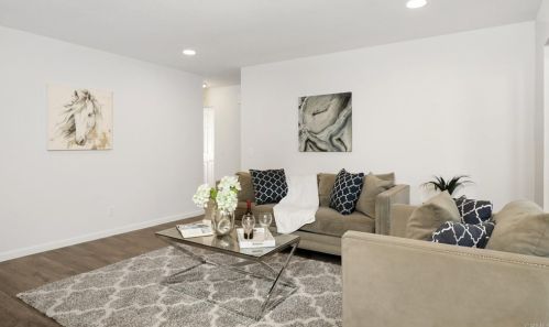 338 Plaza De Benito Juarez, Vista CA  92083-3549 exterior