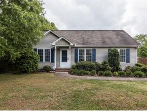 435 Shoffner St, Graham, NC 27253-1820