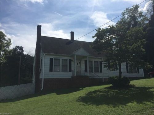 403 Kaye St, High Point, NC 27263-2641