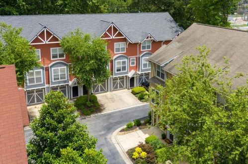 380 Grant Cir, Atlanta GA  30315-2017 exterior