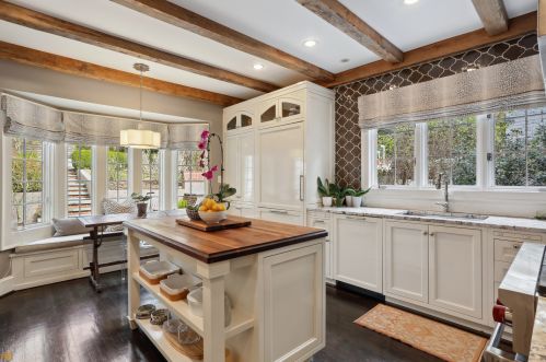 1090 Berkshire Rd, Atlanta GA  30306-3002 exterior