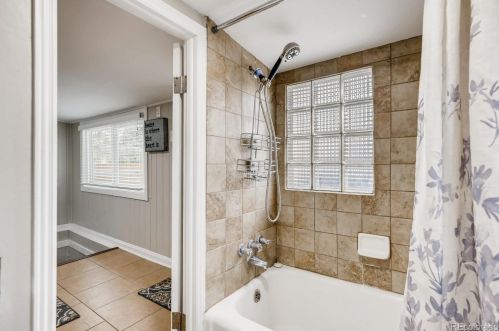 3070 Washington St, Englewood CO  80113-1672 exterior