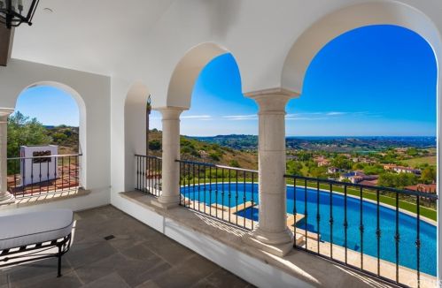 20 Black Falcon, Irvine CA  92603-0420 exterior