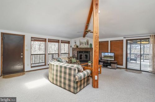 208 Pathfinder Ln, Hedgesville WV  25427-6160 exterior