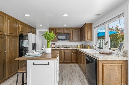 6298 Woodsboro Ave, Anaheim CA  92807-2347 exterior