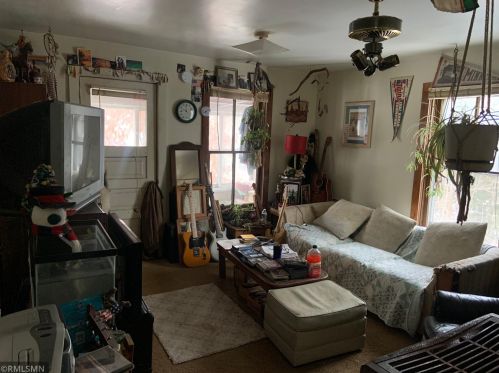 127 Isabel St, Saint Paul MN  55107-2209 exterior