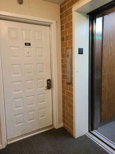 6030 Lake Bluff Dr, Tinley Park, IL 60477-7129