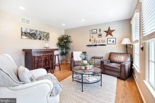 238 Amberfield Dr, Mount Laurel, NJ 08054-5127