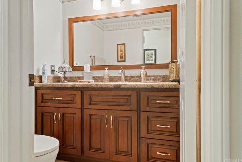 2633 Sovereign Way, Riverside CA  92506-5121 exterior