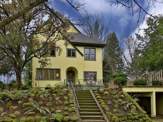 2135 20th Ave, Portland, OR 97212-4631