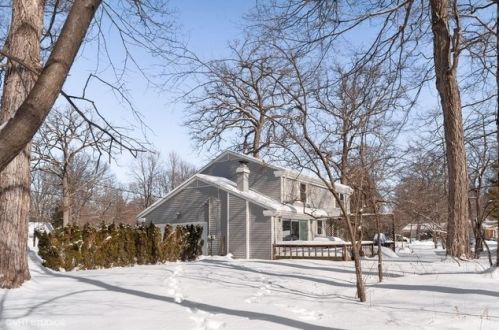 53 Wiltshire Dr, Half Day, IL 60069-3165