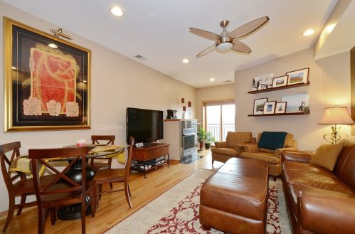 1521 Ashland Ave, Chicago, IL 60622-2228