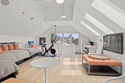 64 Cove Ave, Norwalk CT  06855-2412 exterior