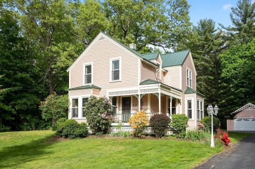 3 Kingston Rd, Plaistow, NH 03865-2212