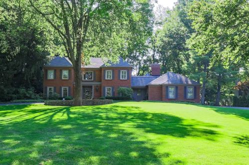 4760 Burley Hills Dr, Cincinnati, OH 45243-4008