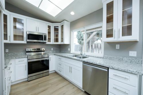 3720 Louisburg Ave, Modesto, CA 95357-1322