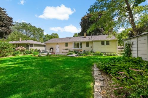 1007 Edgewater Ave, Saint Paul MN  55126-8119 exterior