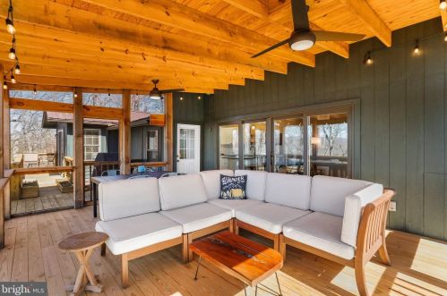 1034 Toms Knob Approach, Lost City WV 26810-8428 exterior