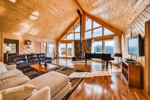 132 Comanche Trl, Twin Rock, CO 80816-9632