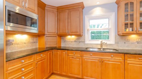 480 81 St, Willowbrook IL  60527-5985 exterior