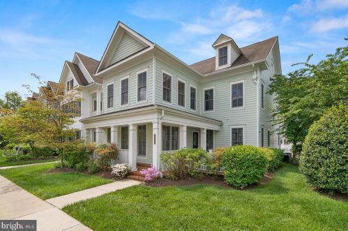 2738 Linden Ln, Silver Spring, MD 20910-1209