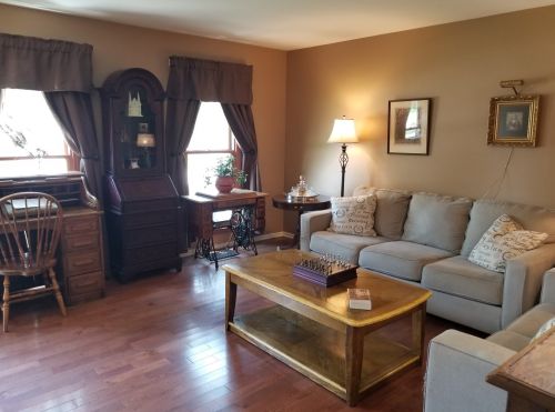 1215 Evergreen Dr, Carol Stream IL  60188-3307 exterior