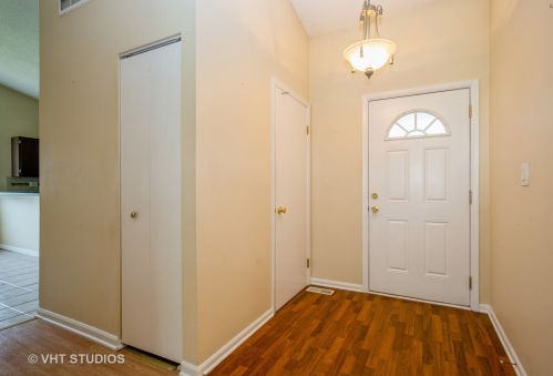 3895 Clipper Dr, Hanover Park, IL 60133-6223